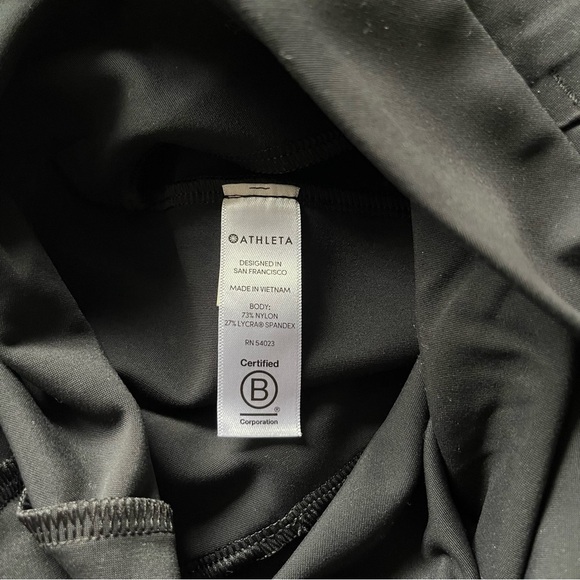 Athleta Black stretch ankle length active wear pants size 4 preowned - Picture 9 of 9